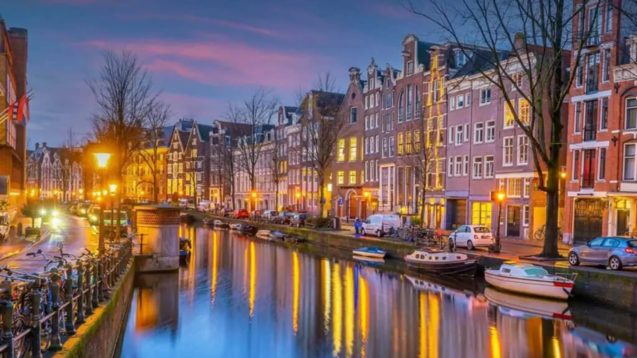 Tour Châu Âu 9 ngày 5 đêm Amsterdam về đêm