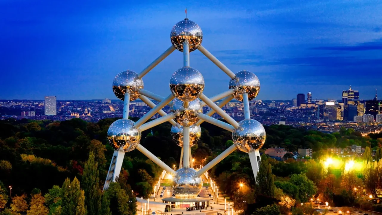 Tour Châu Âu 9 ngày 5 đêm mô hình phân tử học Atomium