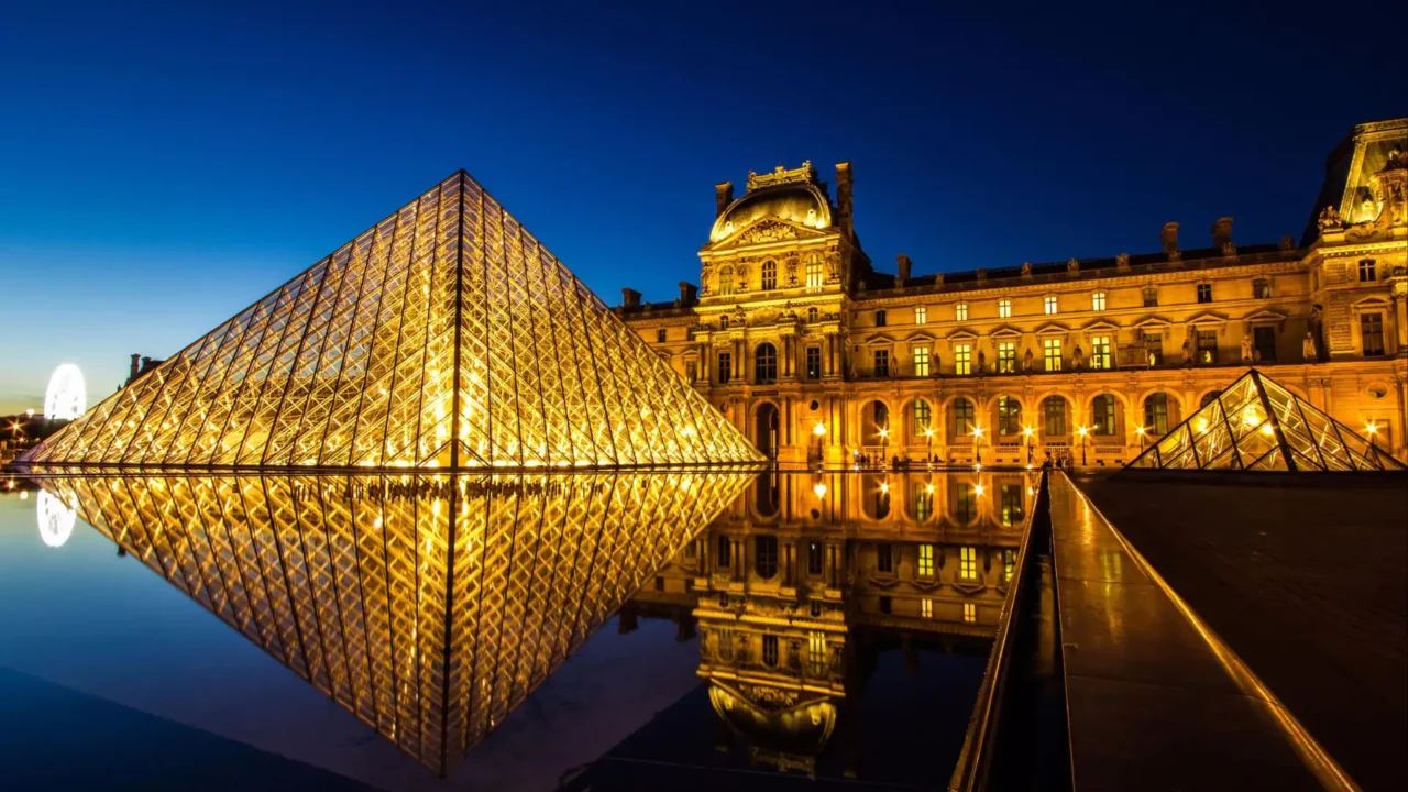 Tour Châu Âu 9 ngày 5 đêm - Bảo tàng The Louvre