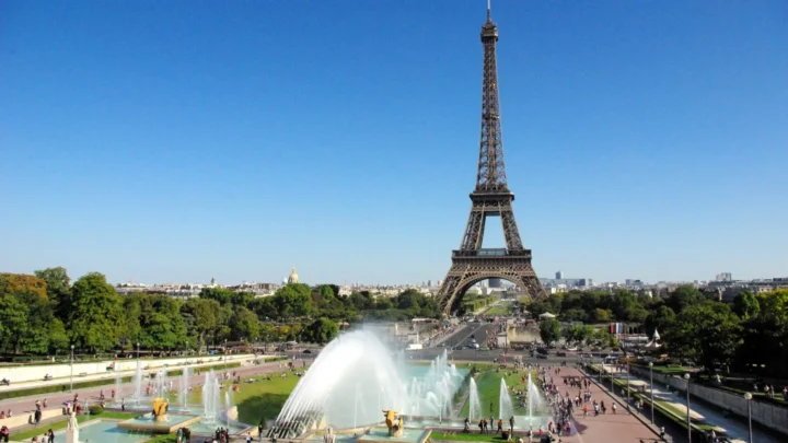Tour Châu Âu 9 ngày 5 đêm Tháp Eiffel