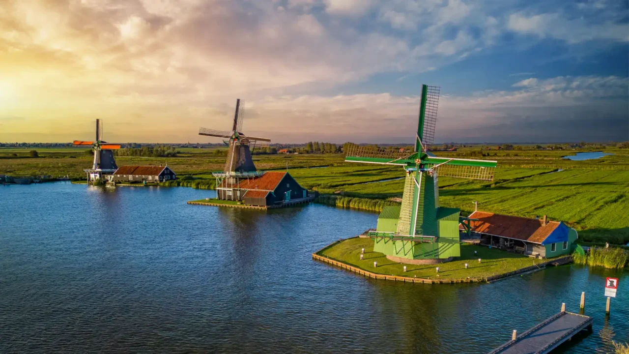 Tour Châu Âu 9 ngày 5 đêm khu đồng quê Zaanse Schans