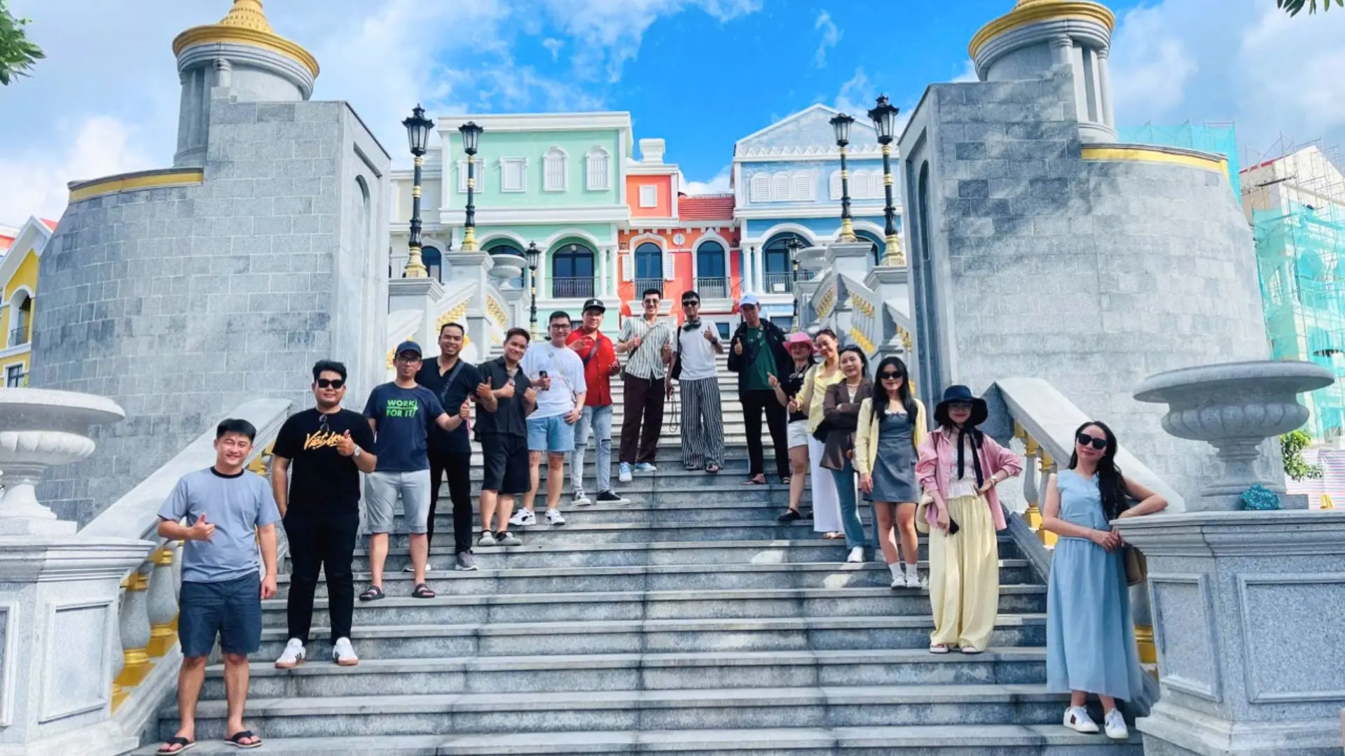 giàu kinh nghiệm trong việc tổ chức tour đoàn cho khách hàng ngân hàng