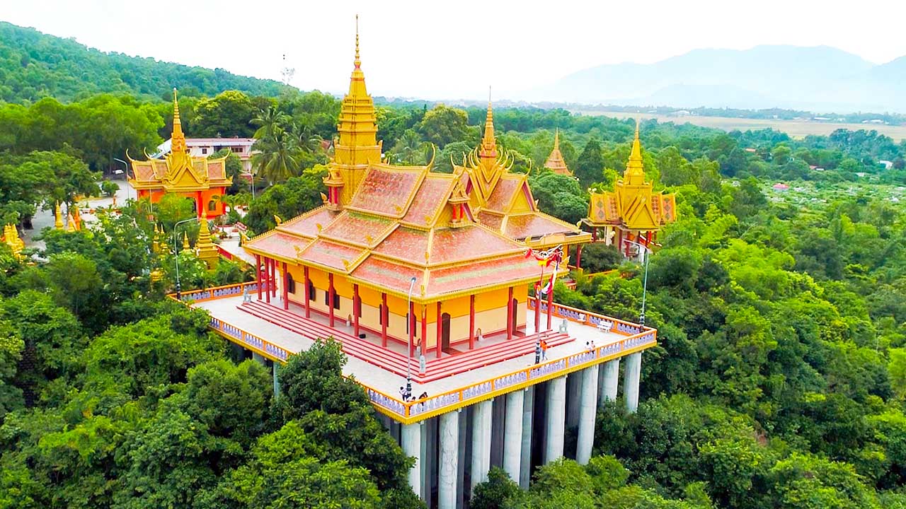 Viếng chùa Tà Pạ - Ngôi chùa Khmer có kiến trúc đẹp tại An Giang