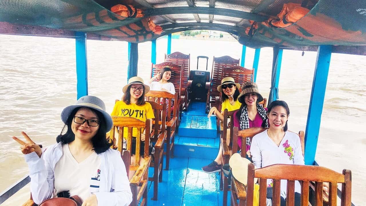 Tour du lịch Bến Tre Tiền Giang 1 ngày - khám phá sông nước miệt vườn miền Tây