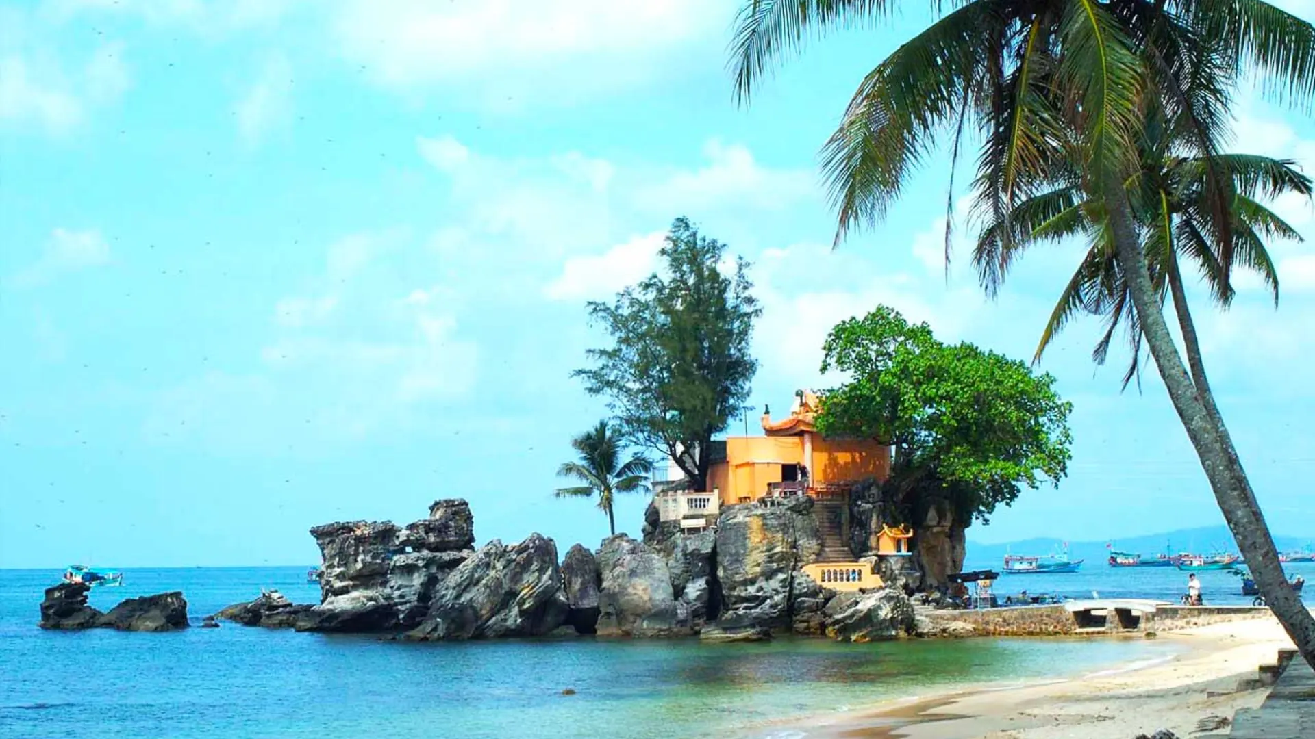 tour-du-lich-phu-quoc-nu-cuoi-me-kong-dinh-cau