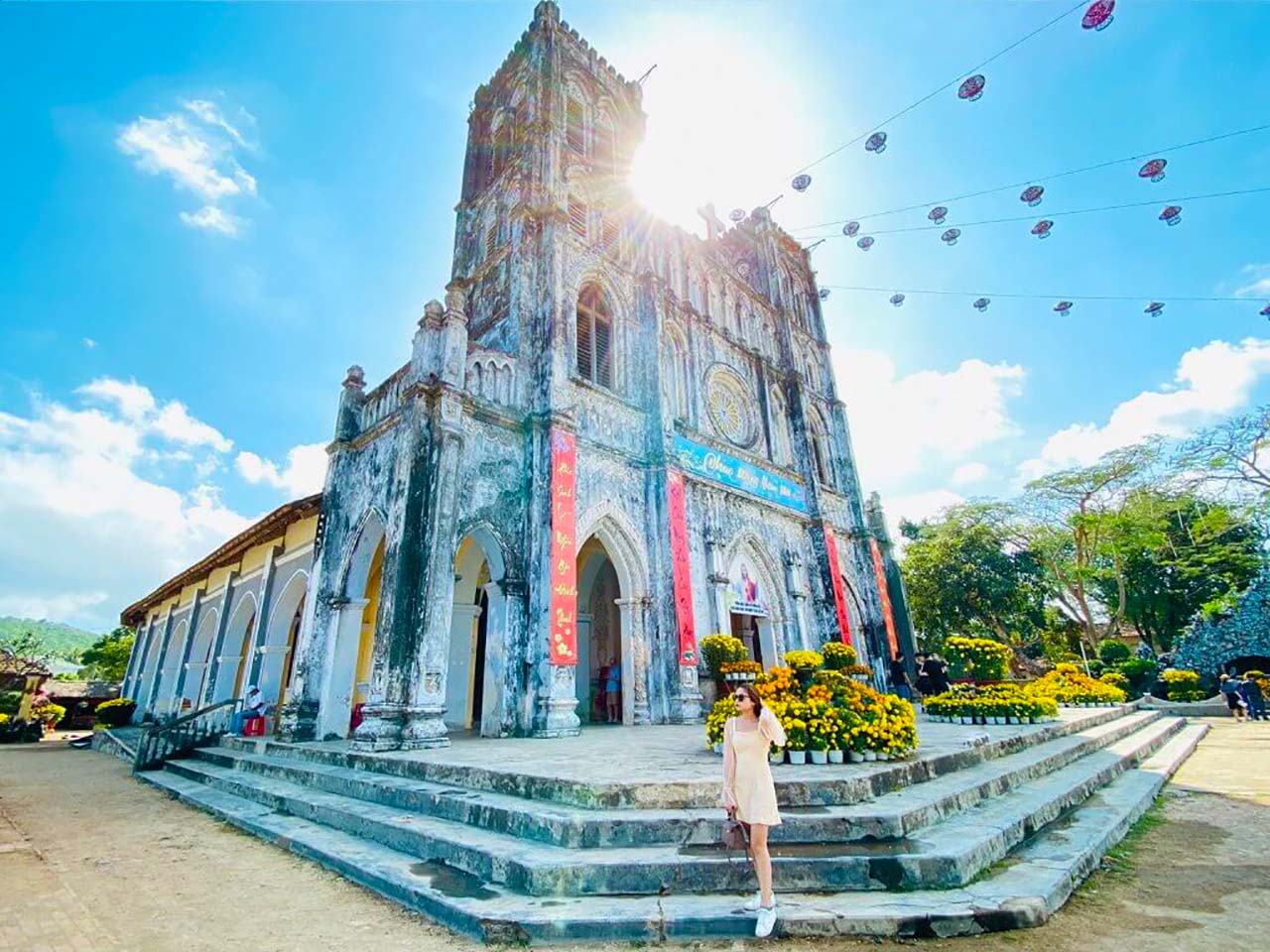Tour du lịch Quy Nhơn Phú Yên 3 ngày 2 đêm- Check-in nhà thờ Mằng Lăng
