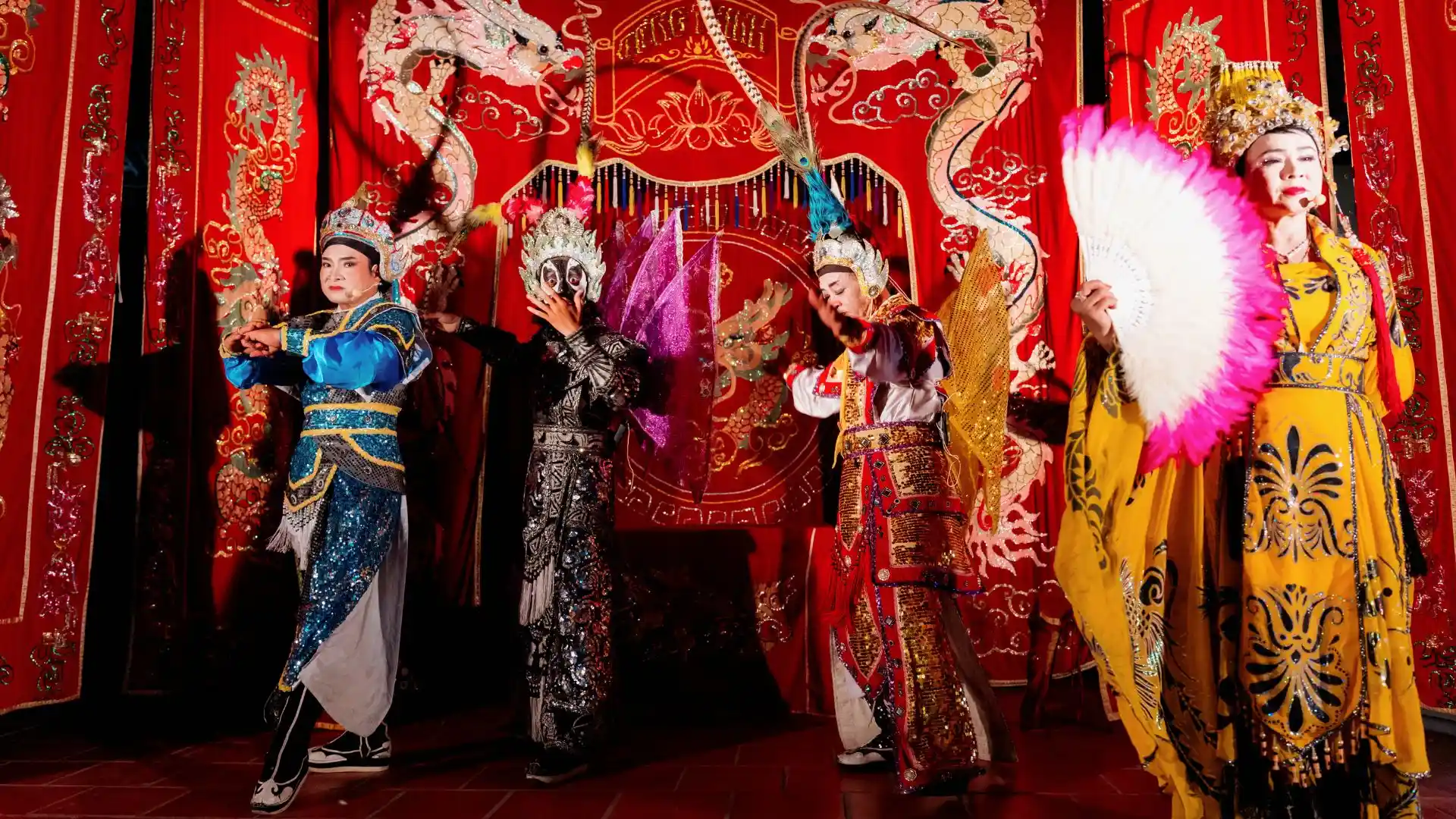 tour du thuyền sông mê kông thưởng thức nghệ thuật hát bội