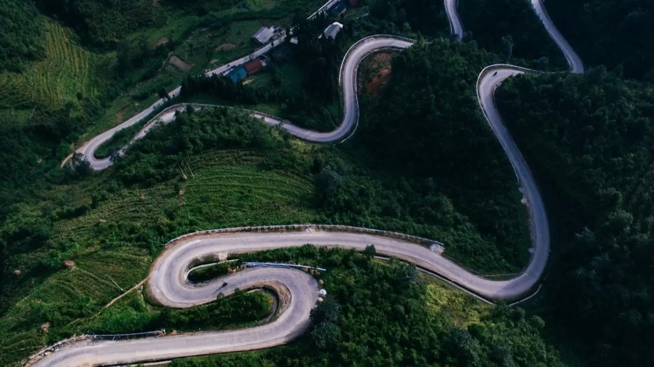 Con đường hạnh phúc Hà Giang trong tour Nụ Cười Mê Kông