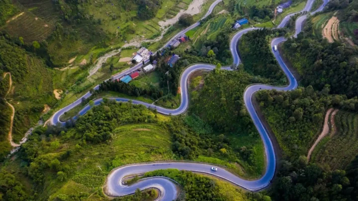 Đèo Mã Pí Lèng đệ nhất hùng quan Việt Nam tour Hà Giang Nụ Cười Mê Kông