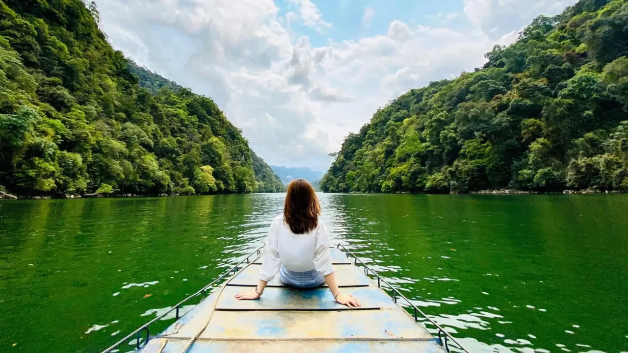 Hồ Ba Bể hệ thống 3 hồ nước ngọt tự nhiên Bắc Kạn tour Hà Nội Hà Giang