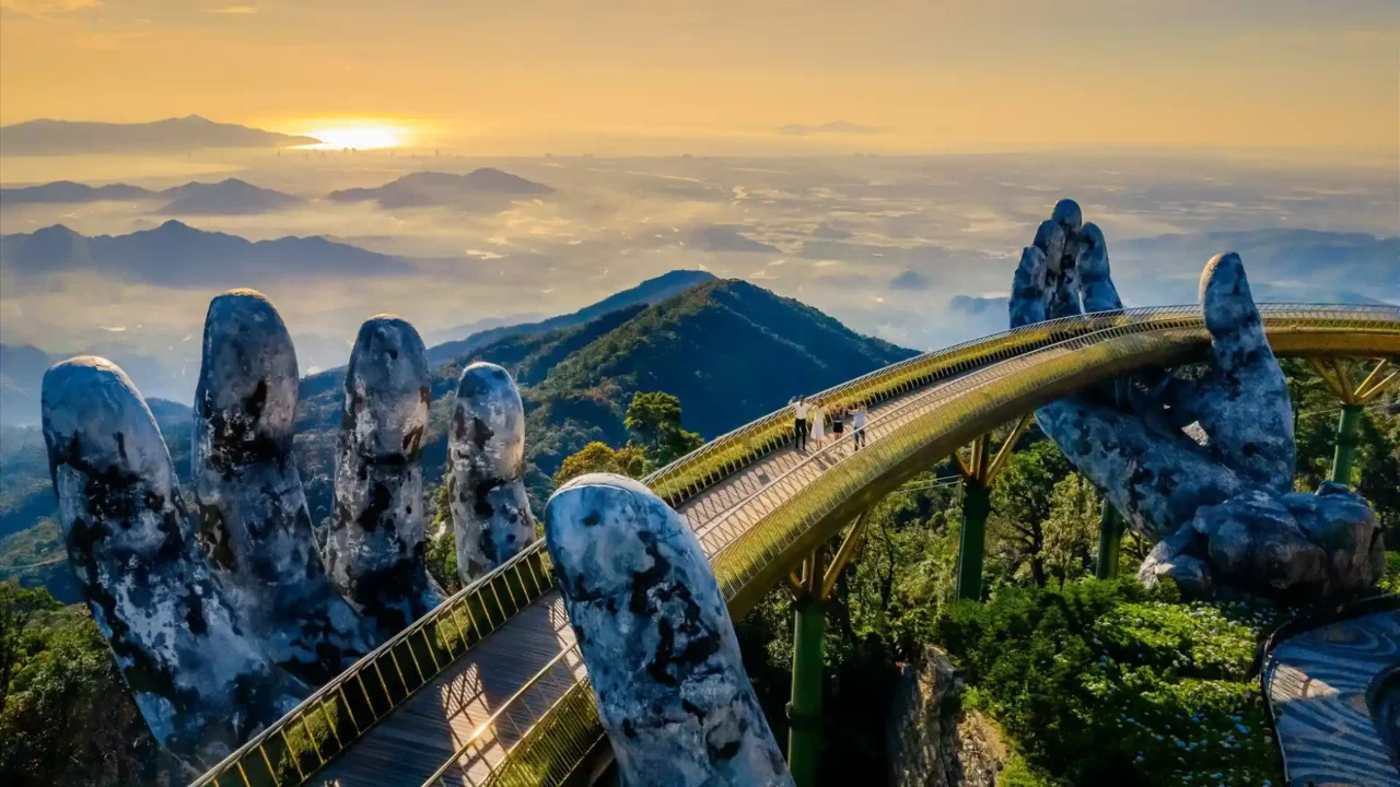 Tour miền Trung 5 ngày 4 đêm Cầu Vàng