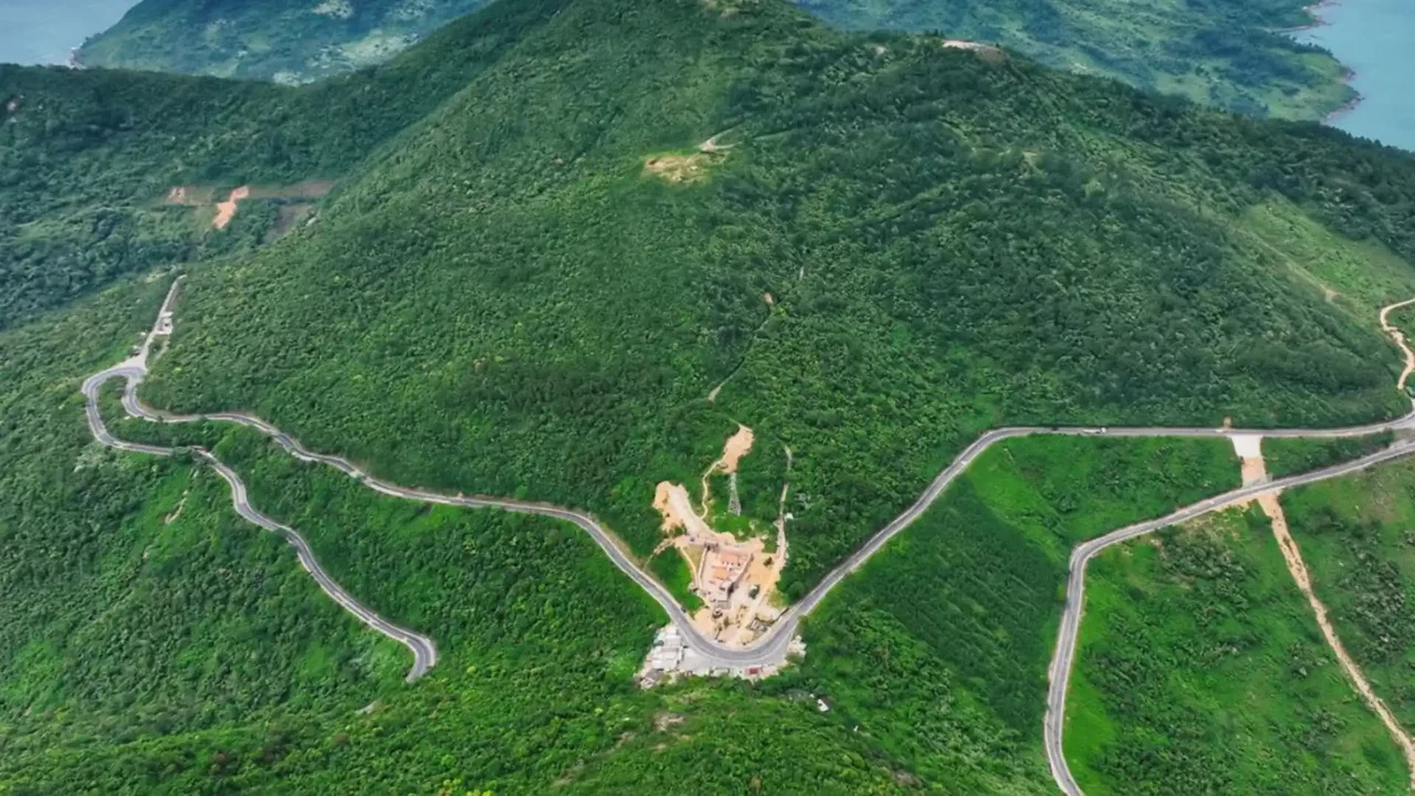 Tour miền Trung 5 ngày 4 đêm xuyên đèo Hải Vân