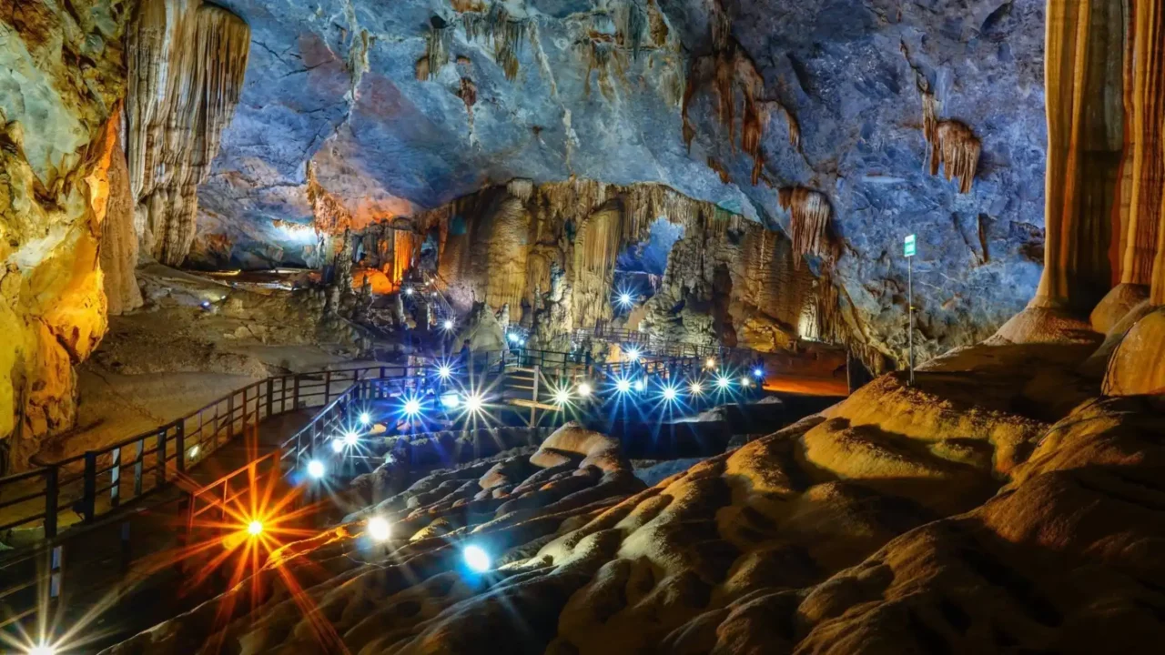 Tour miền Trung 5 ngày 4 đêm Động Thiên Đường