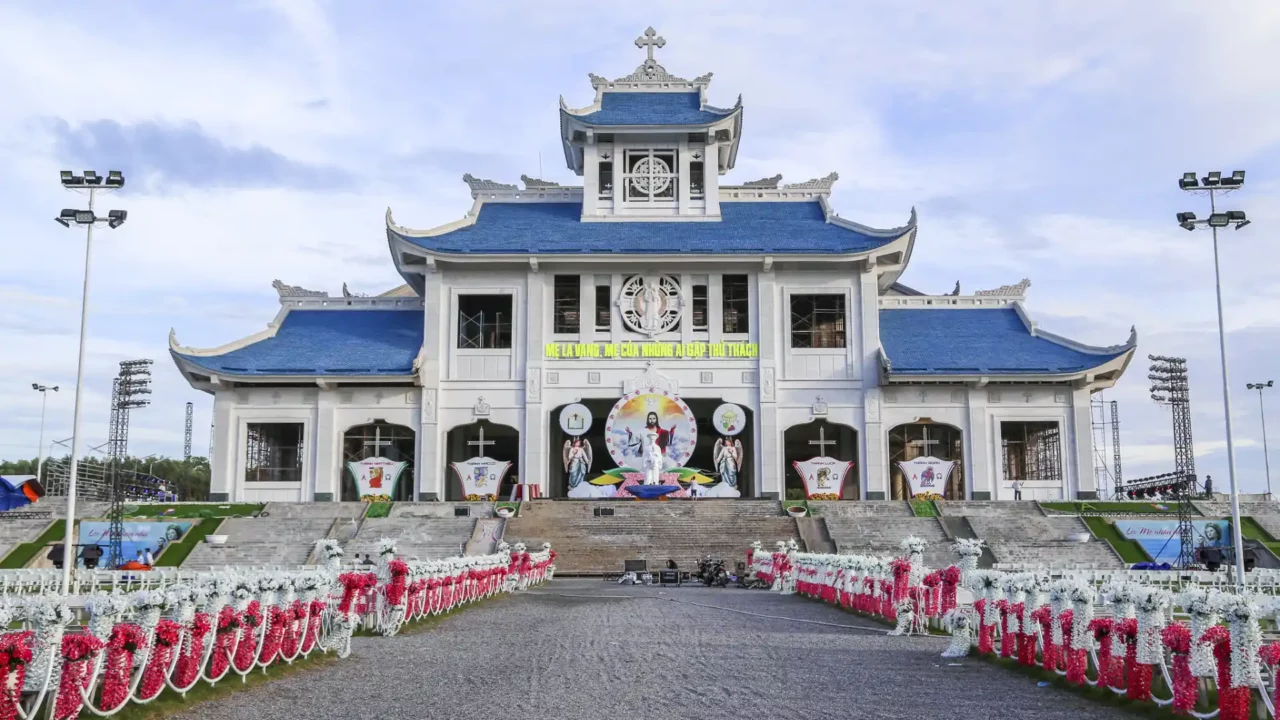 Tour miền Trung 5 ngày 4 đêm Thánh Địa La Vang