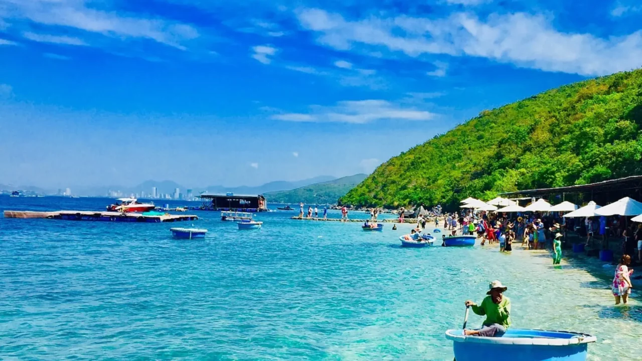 tour-nha-trang-4-ngay-3-dem-bai-tranh