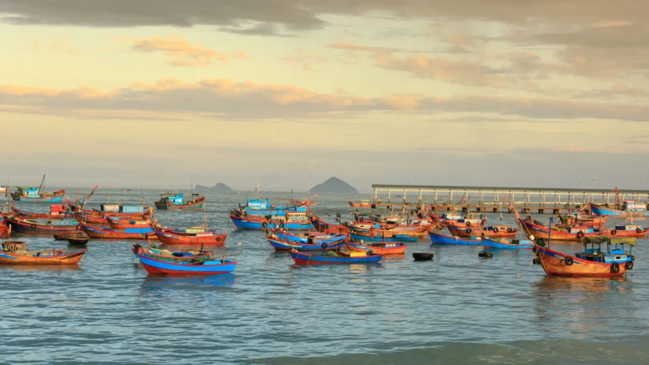 tour-nha-trang-4-ngay-3-dem-tham-quan-lang-chai