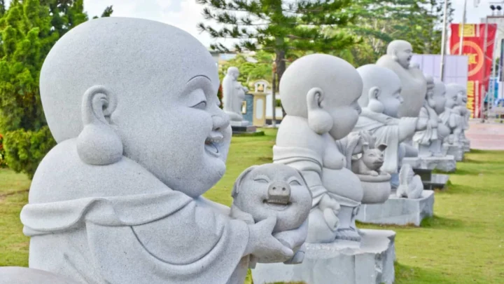 Chùa Di Lạc Maha Vihara Duta trên đảo Batam