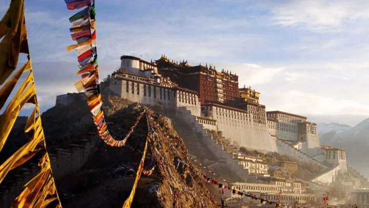 tour-tay-tang-nu-cuoi-me-kong-ngay-1-thanh-do-lhasa-3656m