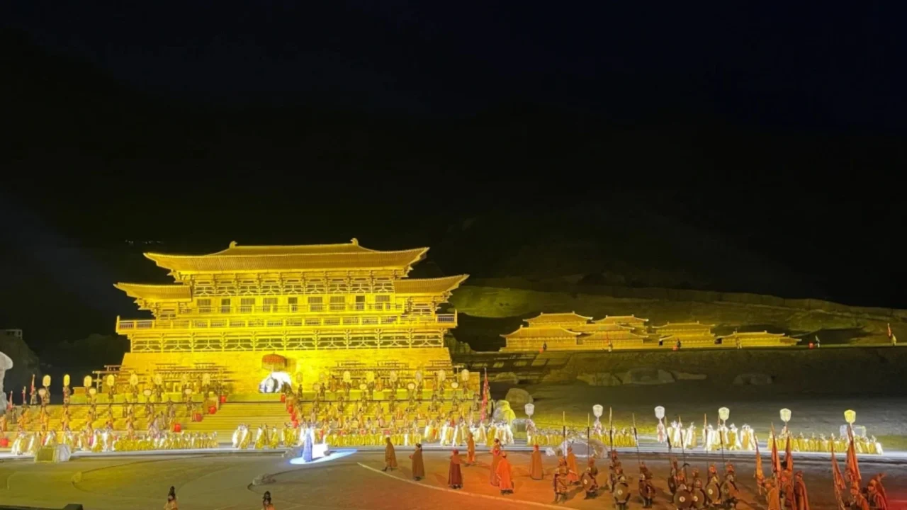 tour-tay-tang-nu-cuoi-me-kong-show-bieu-dien-noi-tieng-cong-chua-van-thanh