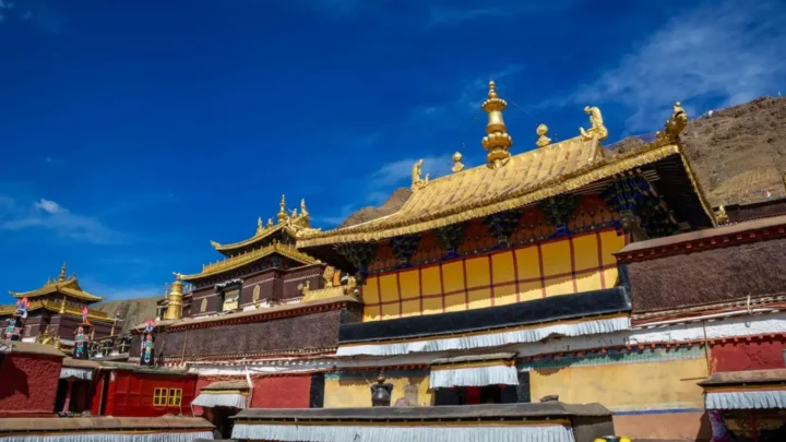 tour-tay-tang-nu-cuoi-me-kong-thien-vien-tashilhunpo