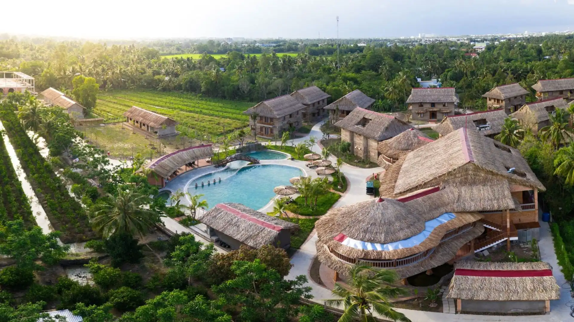 Tour về miền thương 2 ngày 1 đêm Cần Thơ Eco Resort không gian sinh thái xanh mát