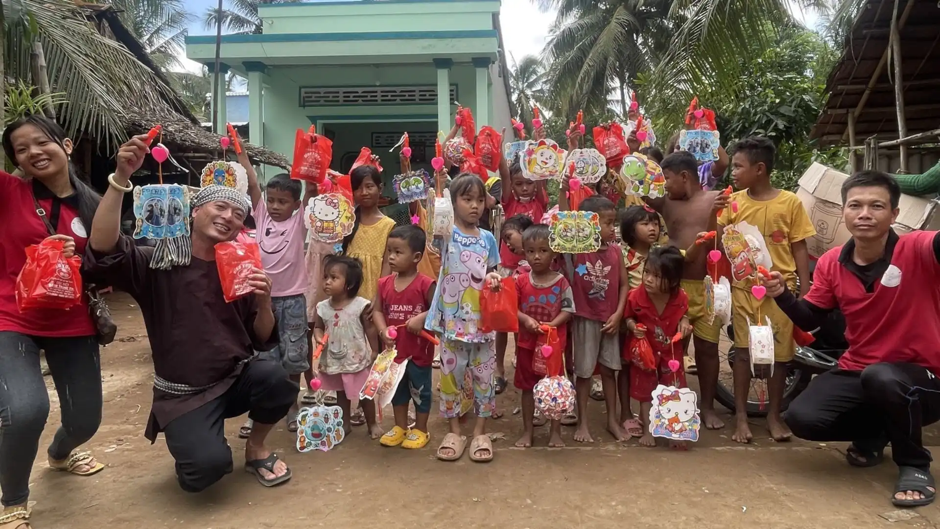 Hoạt động thiện nguyện tour về miền thương 3 ngày 2 đêm