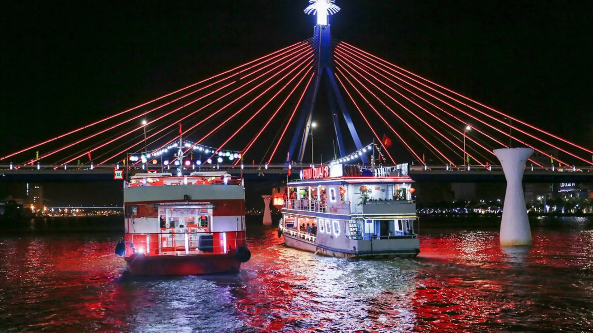 Trải nghiệm du thuyền ngắm cảnh về đêm trên sông Hàn