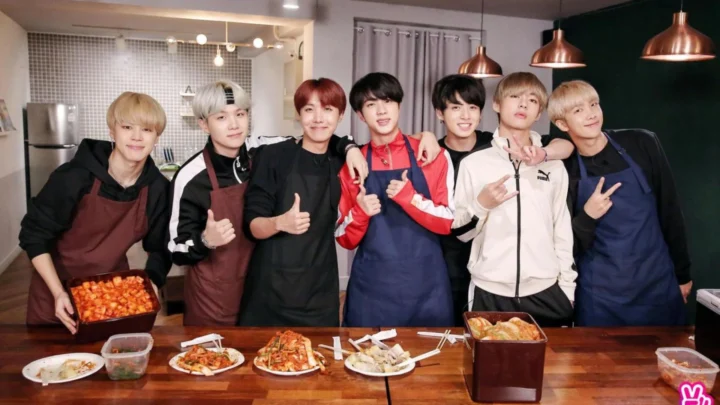 Trải nghiệm làm kimchi chuẩn vị Hàn