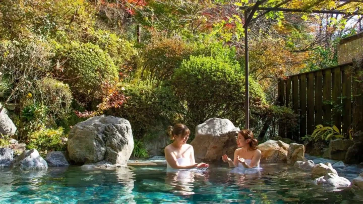 Trải nghiệm tắm Onsen truyền thống Nhật Bản trong tour Tokyo Osaka