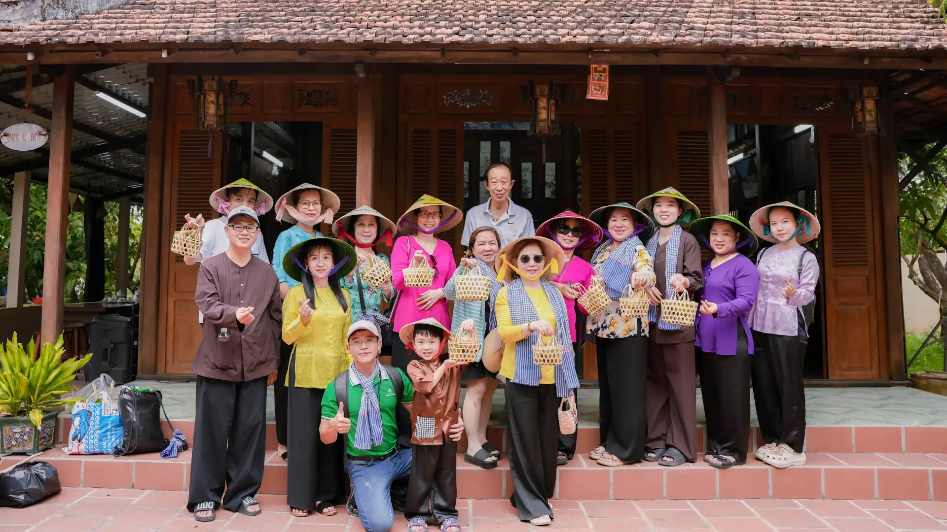 Trải nghiệm về quê ăn đám giỗ miền Tây trong tour giao lưu văn hóa Nụ Cười Mê Kông