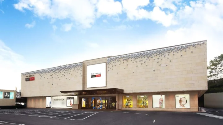 Trung tâm miễn thuế Shilla Duty Free tại Hàn Quốc