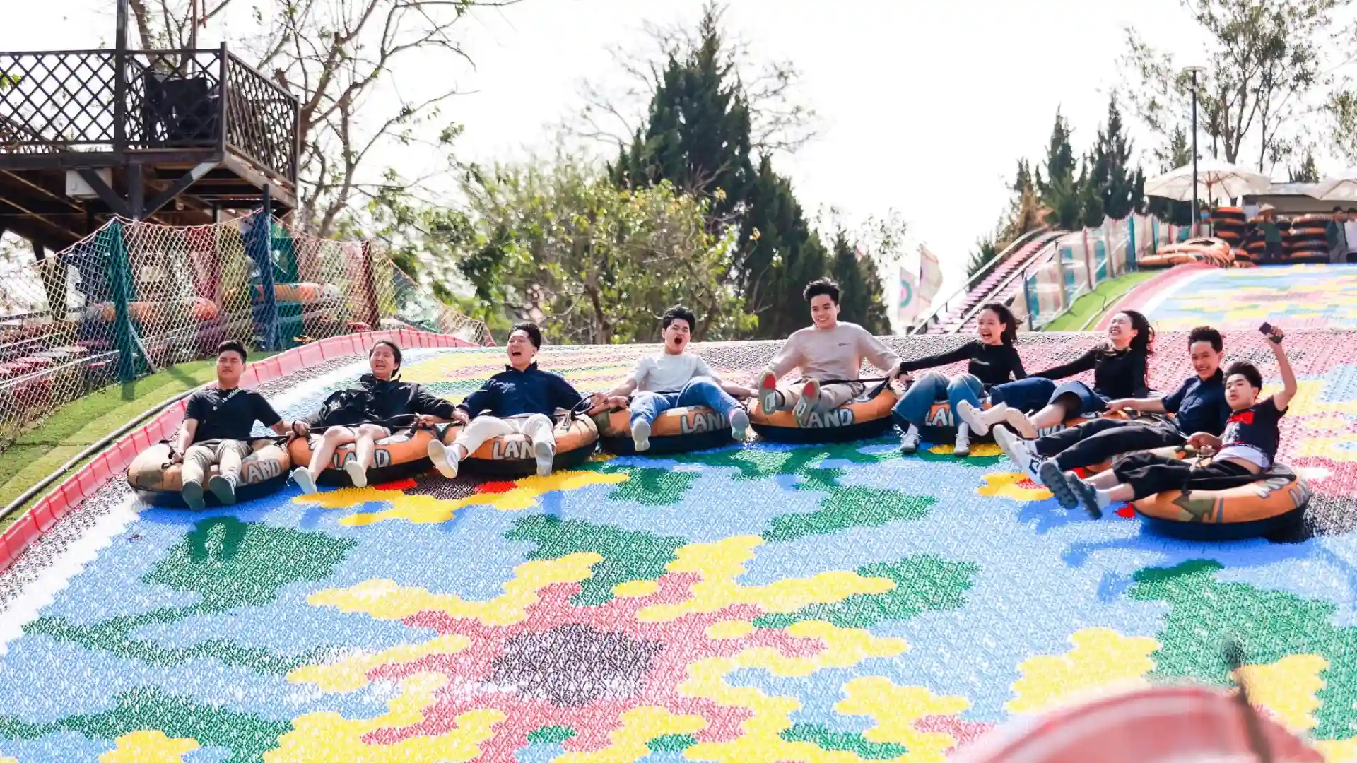 Trượt phao khô tại Mongo Land