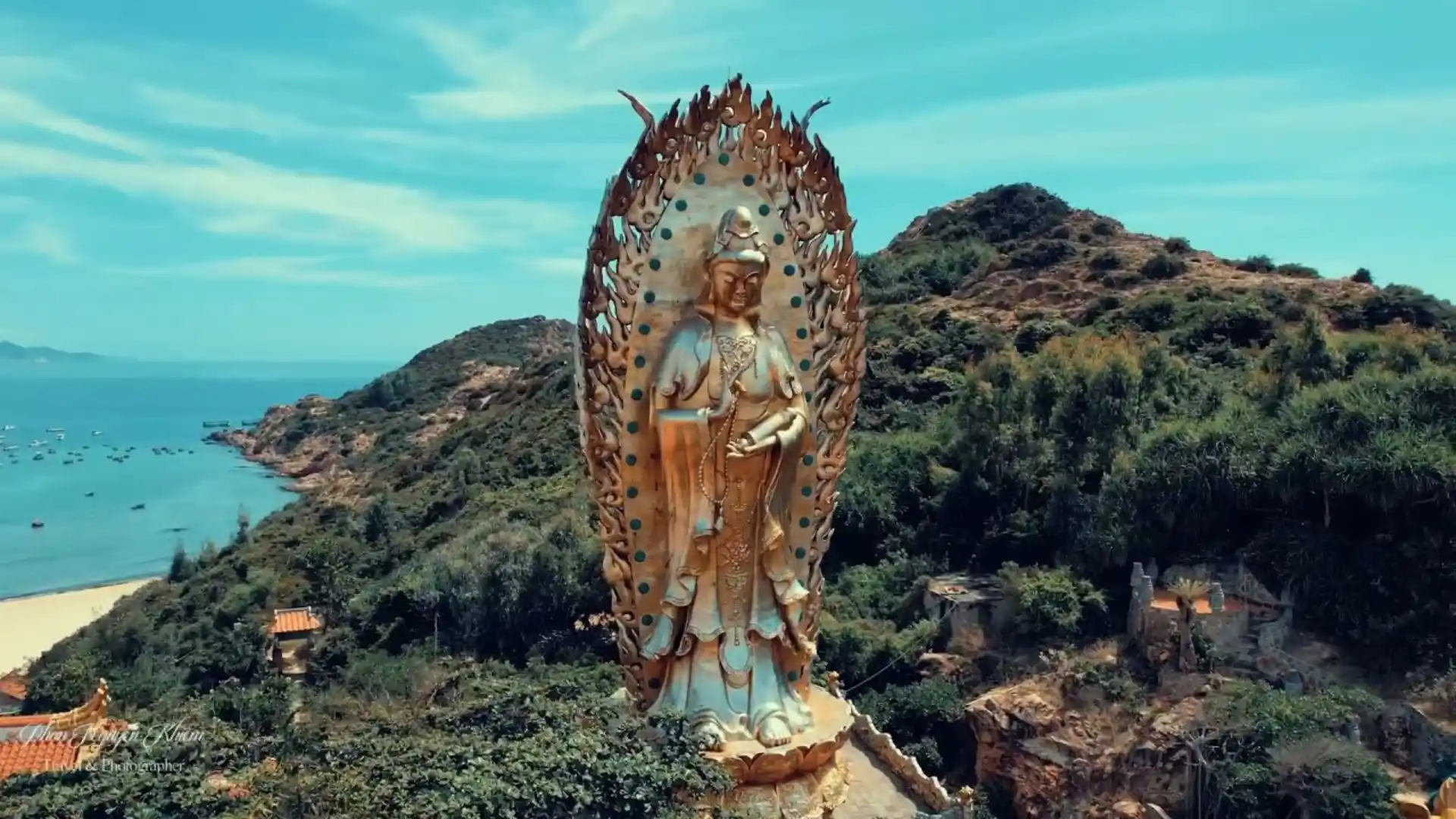 Tượng phật đôi tại Tịnh xá Ngọc Hòa