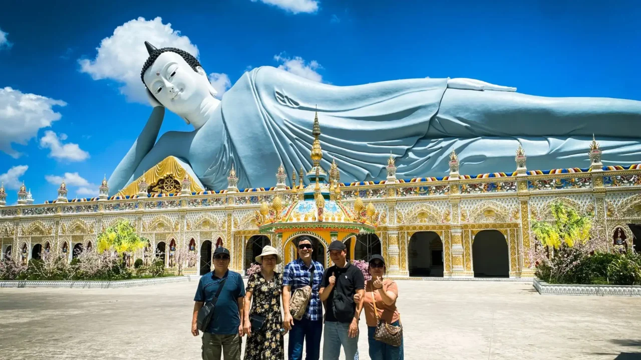 tượng phật nằm tại chùa som rong sóc trăng