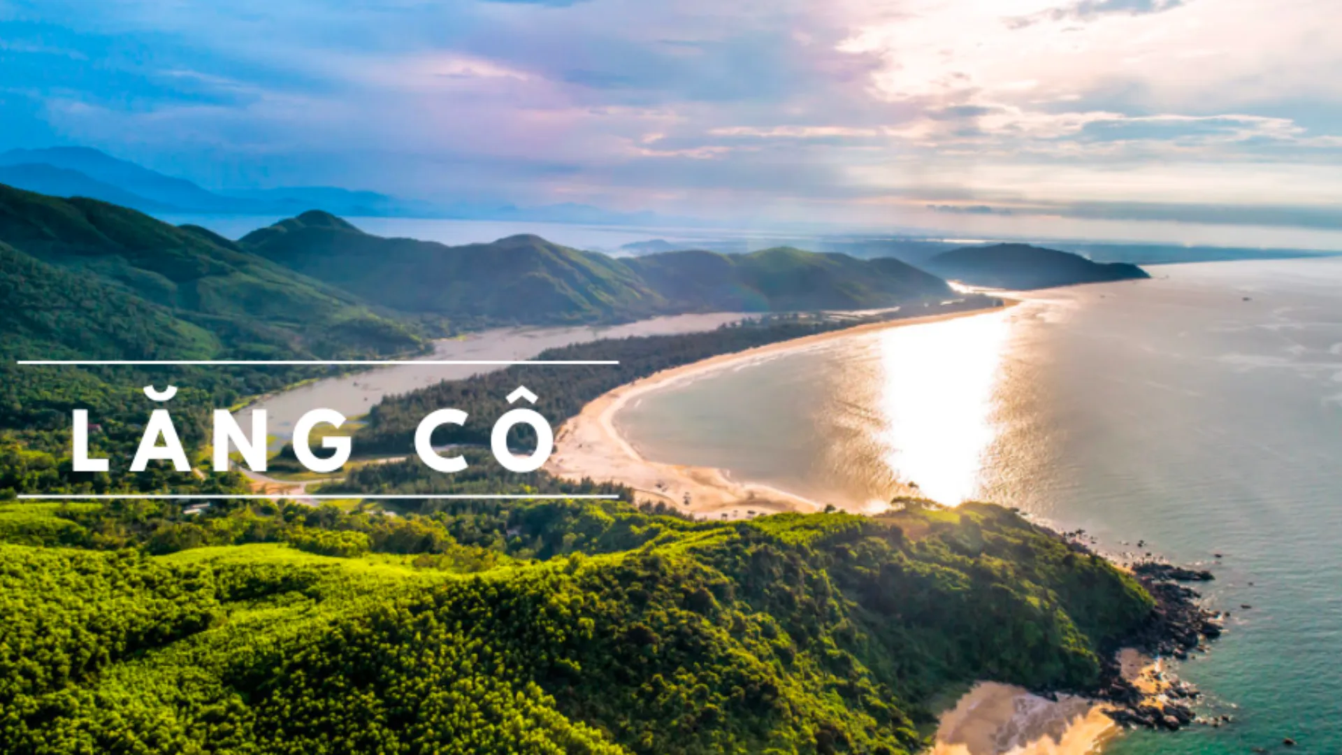 Vịnh Lăng Cô nhìn từ Đèo Hải Vân